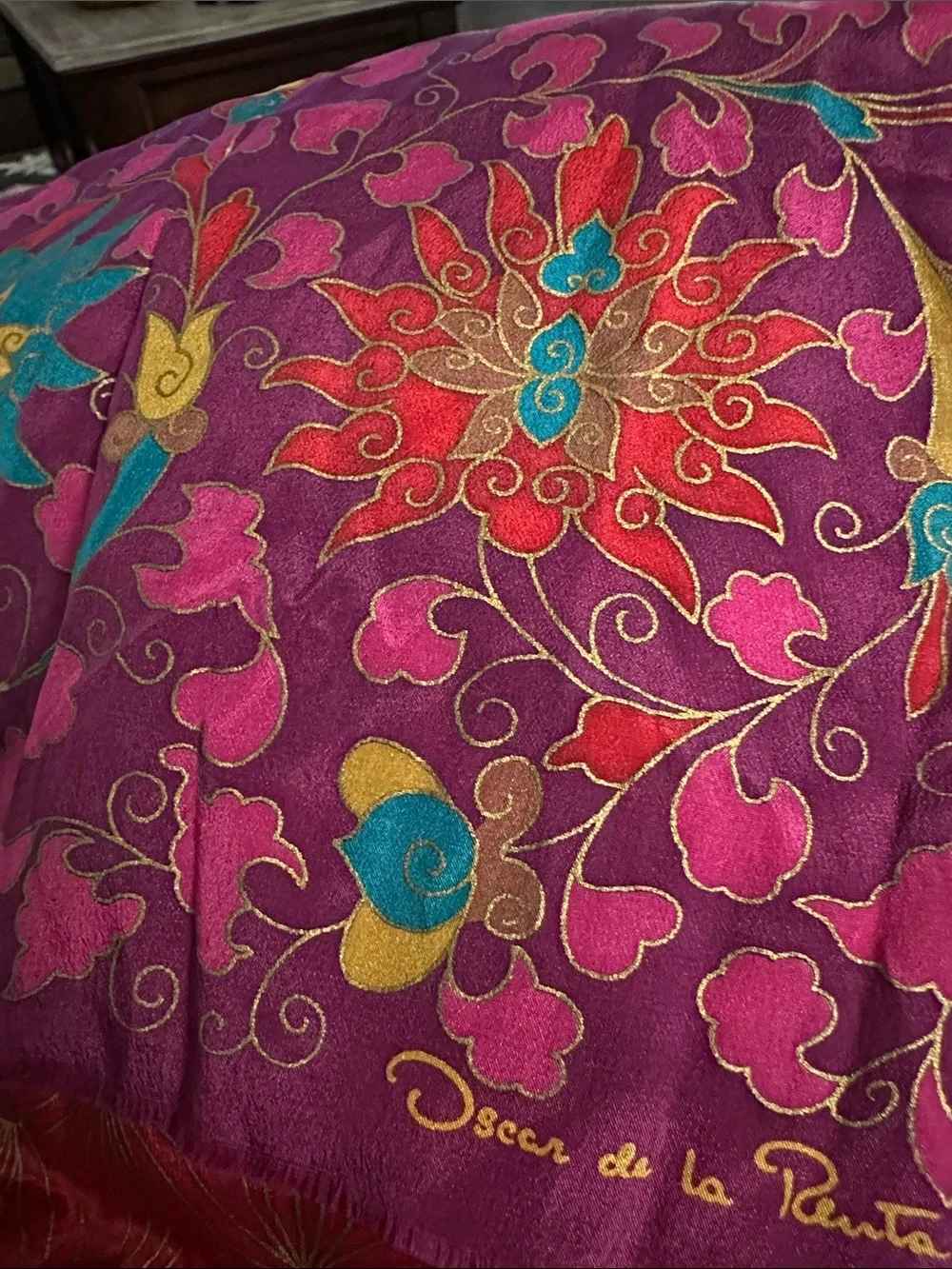 Gorgeous Vintage silk Oscar de la Renta scarf